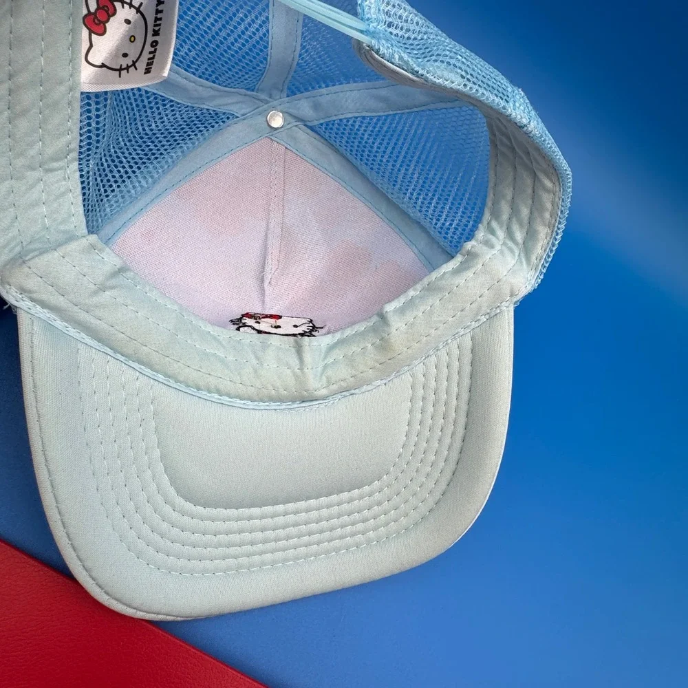 Hello Kitty Floral Trucker Hat, Women's Blue Hawaiian‎ Sanrio